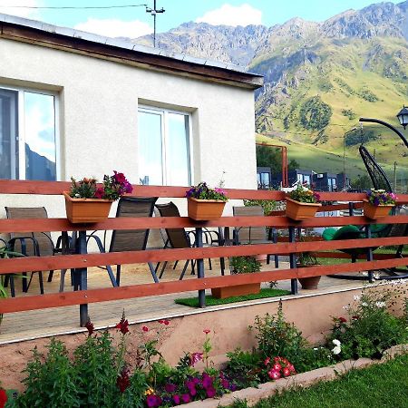 Guest House Elguja Qushashvili Kazbegi Εξωτερικό φωτογραφία
