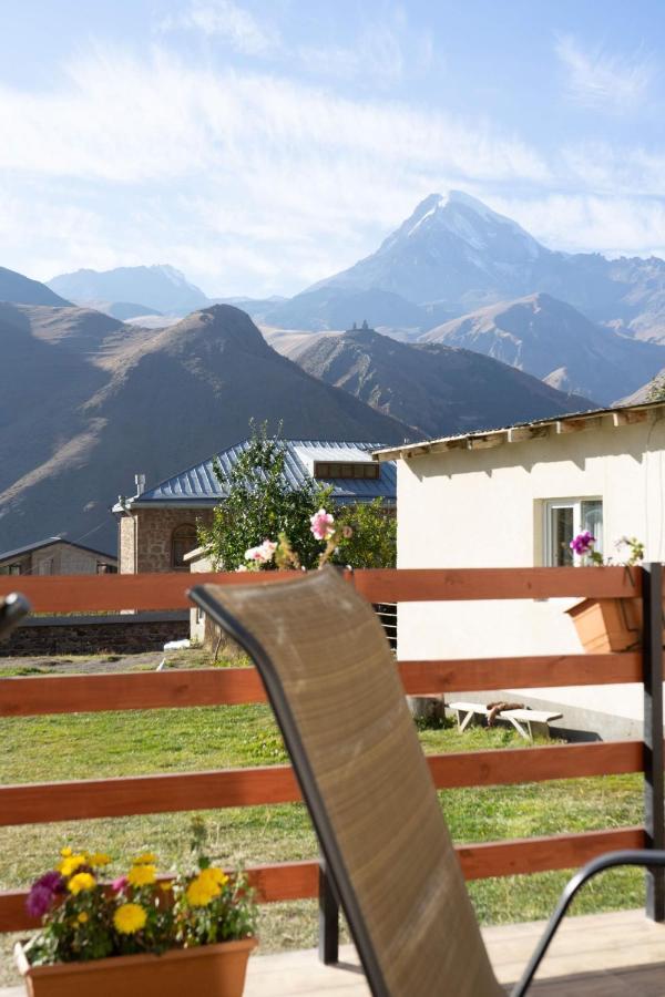Guest House Elguja Qushashvili Kazbegi Εξωτερικό φωτογραφία