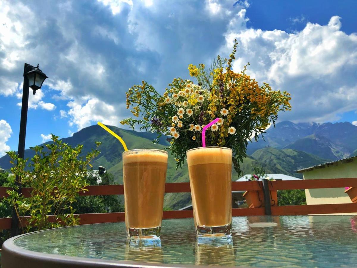 Guest House Elguja Qushashvili Kazbegi Εξωτερικό φωτογραφία