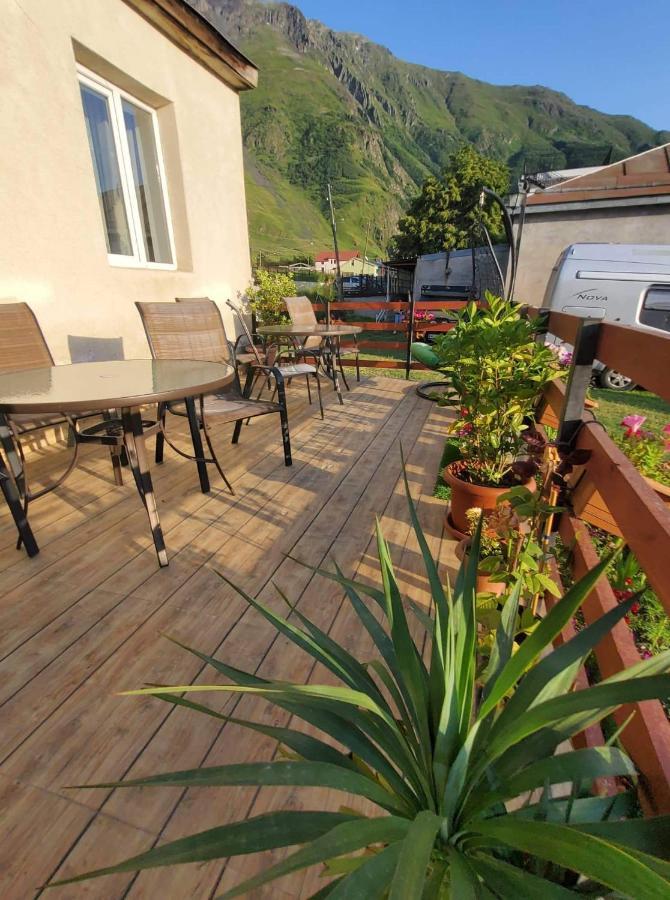 Guest House Elguja Qushashvili Kazbegi Εξωτερικό φωτογραφία