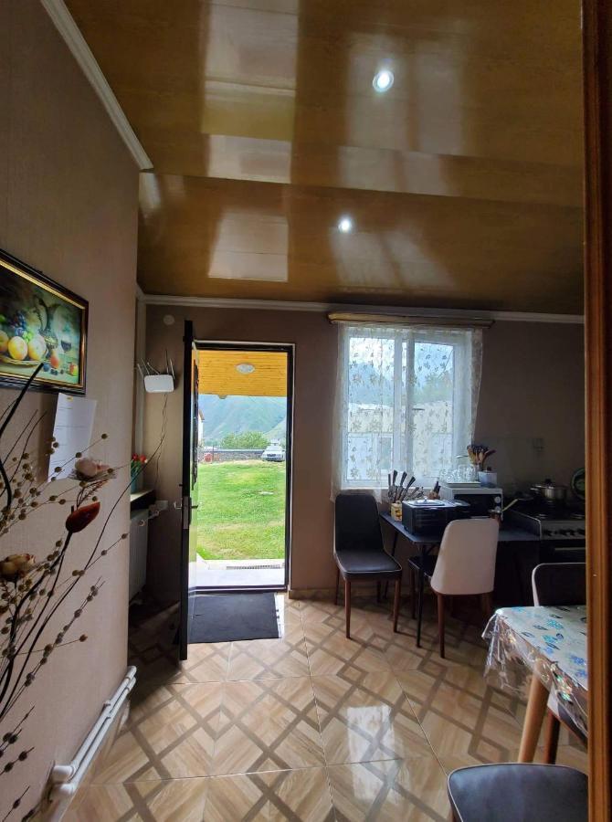 Guest House Elguja Qushashvili Kazbegi Εξωτερικό φωτογραφία